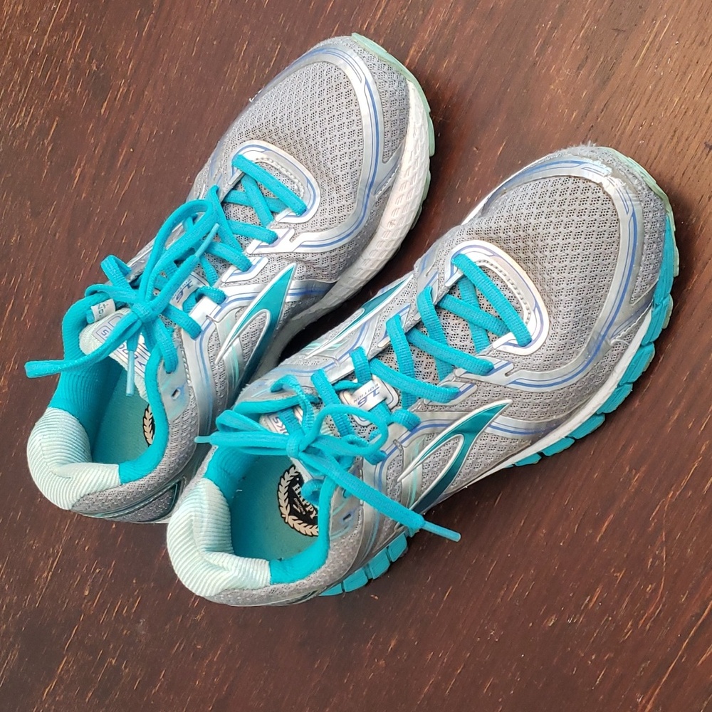 Womens Brooks running shoes
